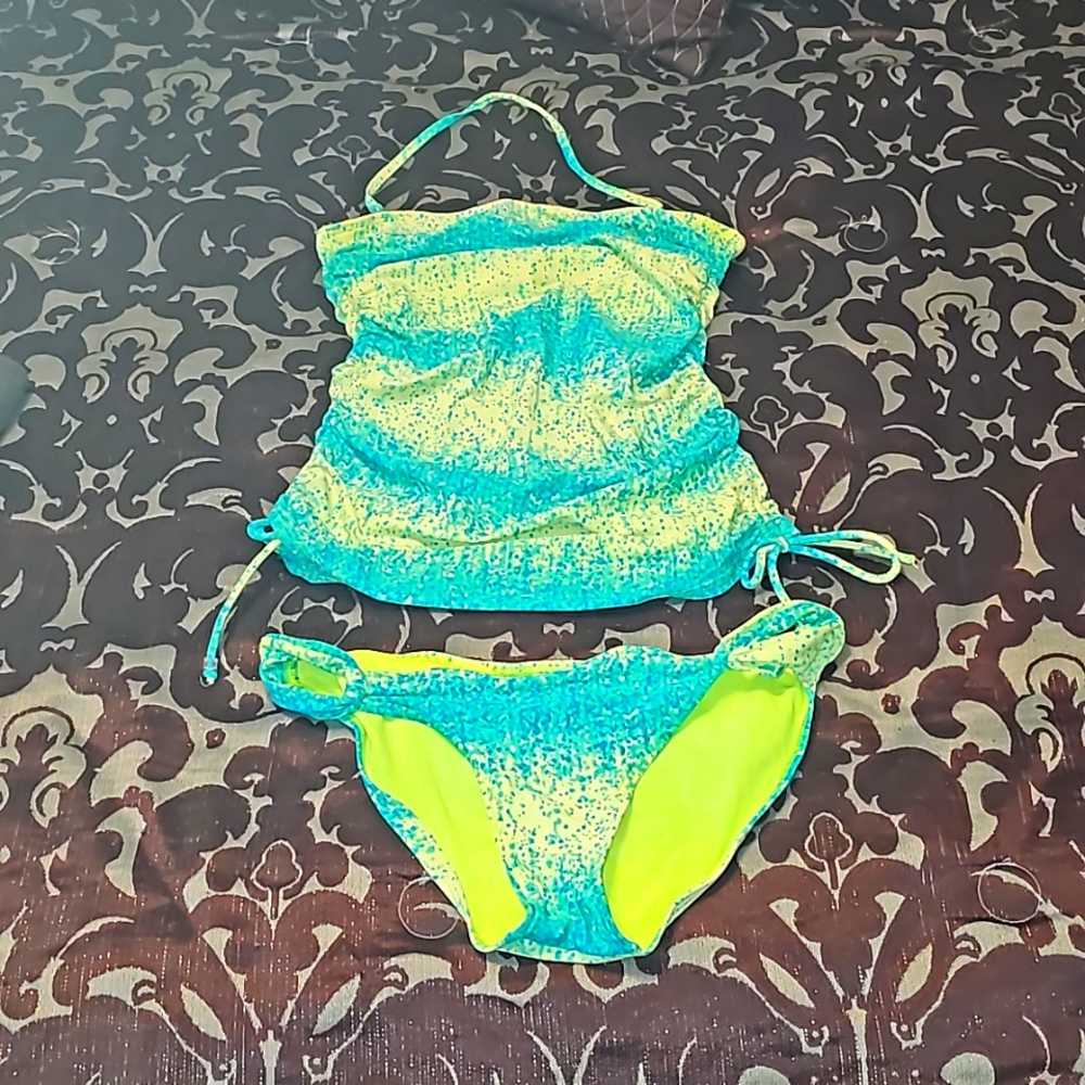 💚Womens sz large two piece swimsuit. Gossip. Bright💛